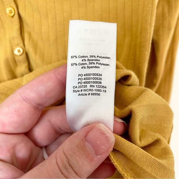 Aritzia Babaton Ribbed Henley Yellow Sweater - Picture 6 of 6